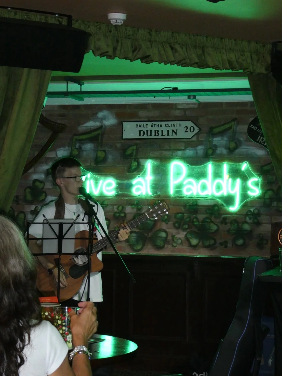 Harry Basnett performing live at Paddy’s Irish Pub